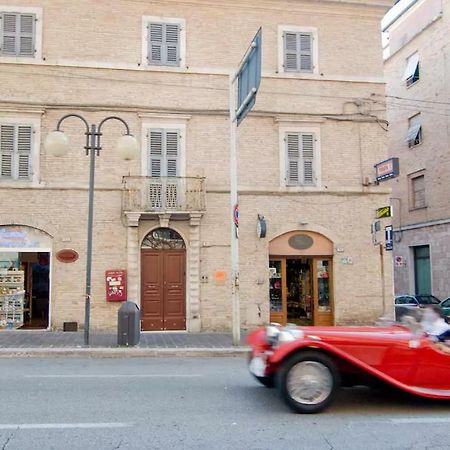 La Casa Di Oliva Lägenhet Macerata Exteriör bild