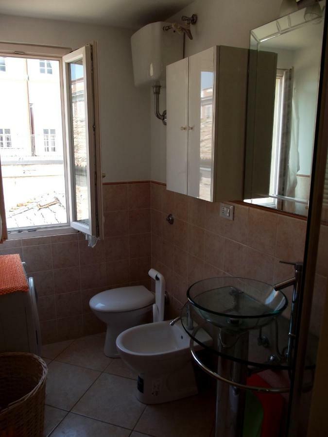 La Casa Di Oliva Lägenhet Macerata Exteriör bild